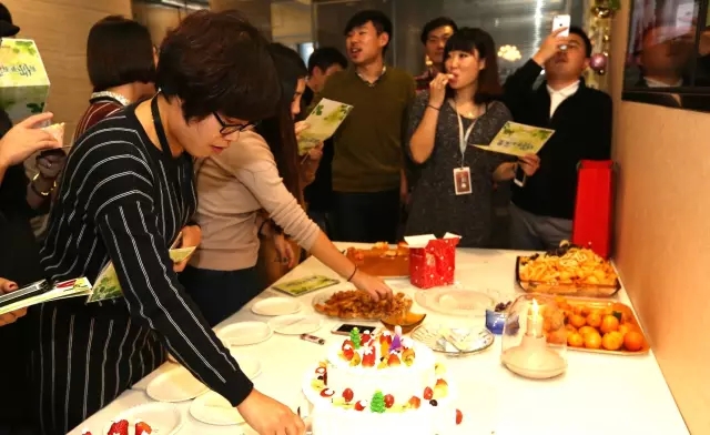 深度傳播；圣誕活動